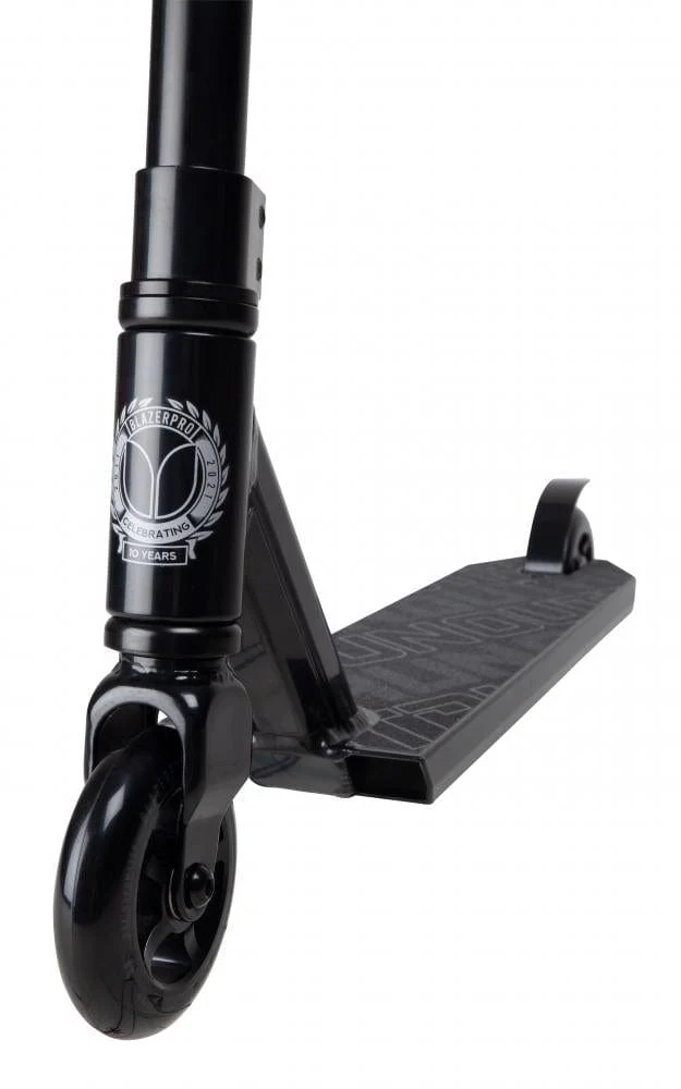 Blazer Pro Outrun 2 Complete Stunt Scooter - Black - Image 3